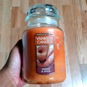 Sugar and spice candle